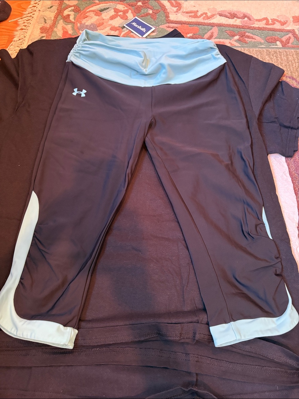 Under Armour Black and Light Blue Women's Athletic Capris Large